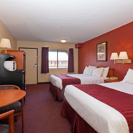 America'S Best Value Inn & Suites Bakersfield Central Exterior photo