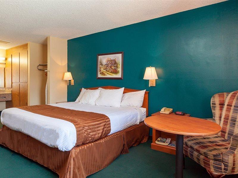 America'S Best Value Inn & Suites Bakersfield Central Exterior photo