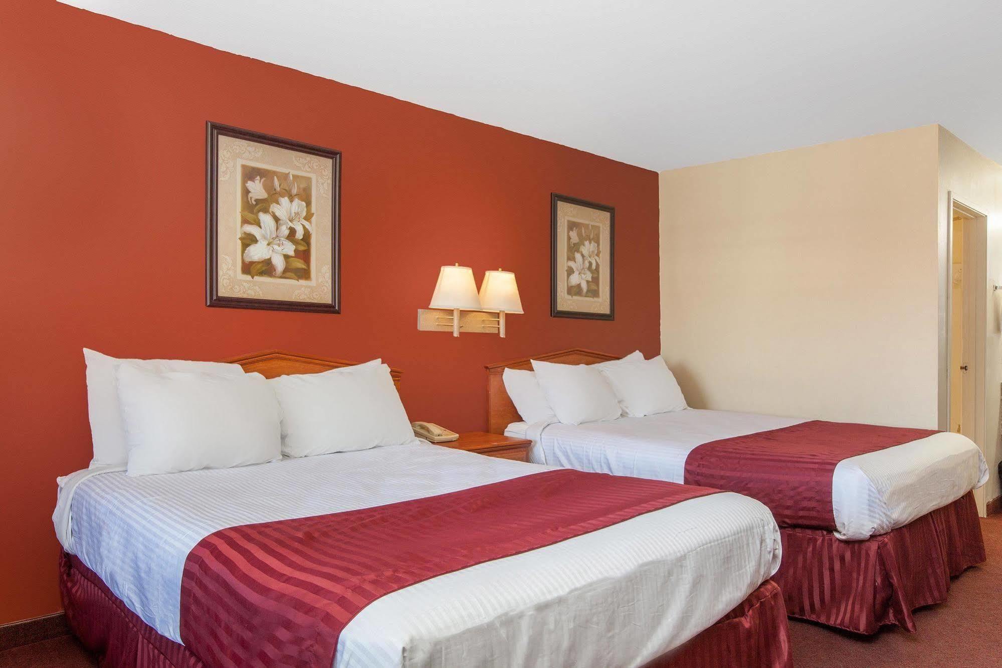 America'S Best Value Inn & Suites Bakersfield Central Exterior photo